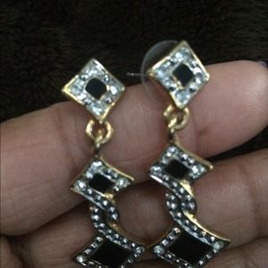 Costume jewelry earrings gold and black! Dangle
