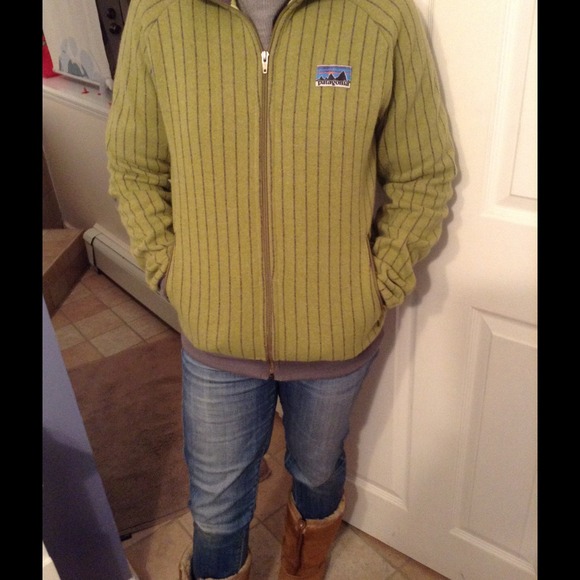 SOLD!! Extra picture of Patagonia sweater jacket