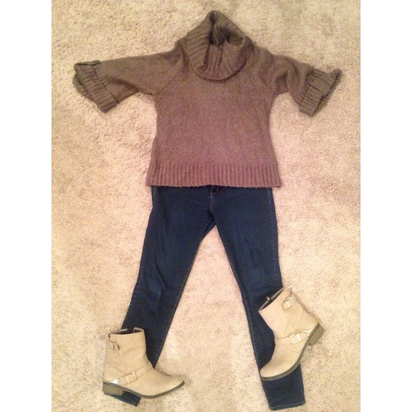 🚫SOLD🚫Brown sweater