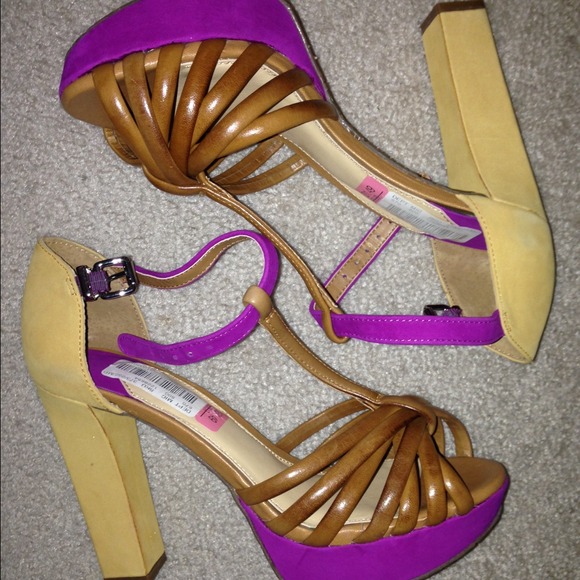 SOLD* Colorful heels size 7.5 - Picture 1 of 1