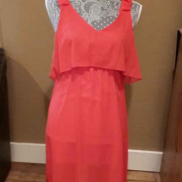 Red sleeveless dress