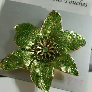 New Cute Green Flower Gold Pin