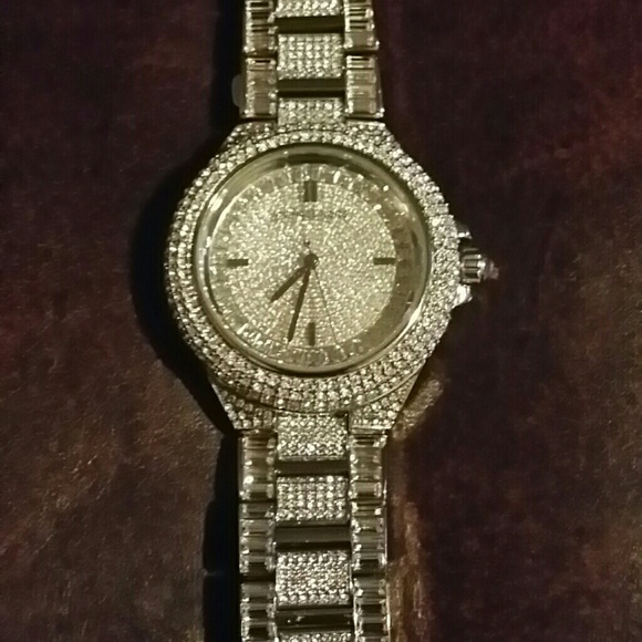 Michael Kors Silver Watch - Picture 1 of 2