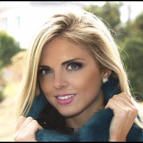 Welcome to my closet! - Picture 4 of 4