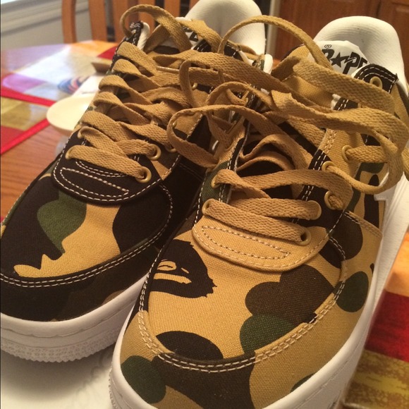Yellow camo bapes - Picture 2 of 4