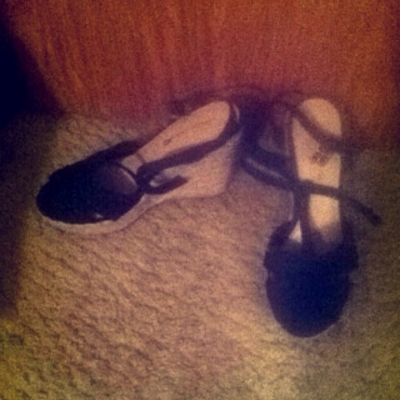 American Eagle Wedge Heels