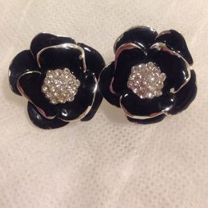 Sparkly flower earrings