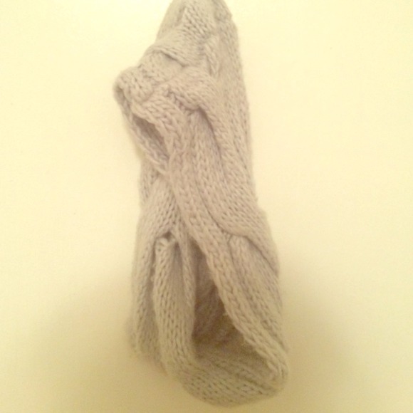 The limited cableknit gray infinity scarf