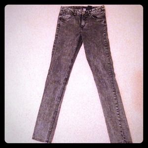 Black acid wash high waisted jeans.