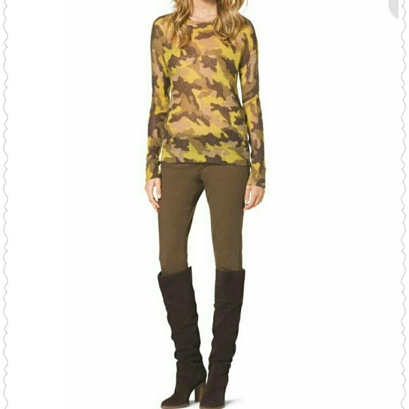 SALE!  Michael Kors Camo long sleeves - Picture 4 of 4