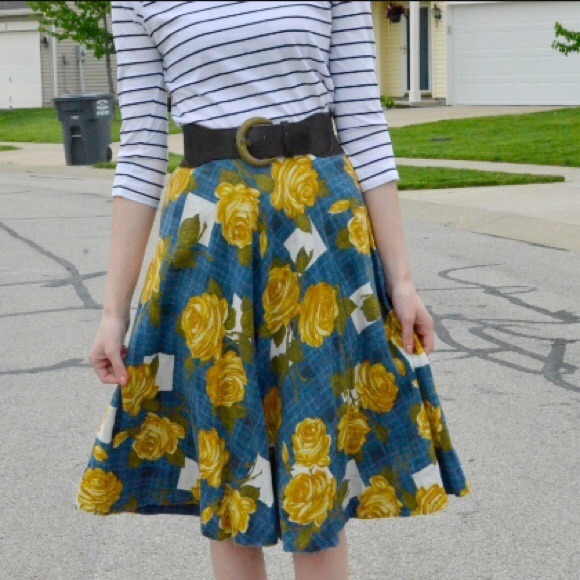 🎀SOLD🎀Anthropologie Settee Roses Skirt by Odille - Picture 3 of 4