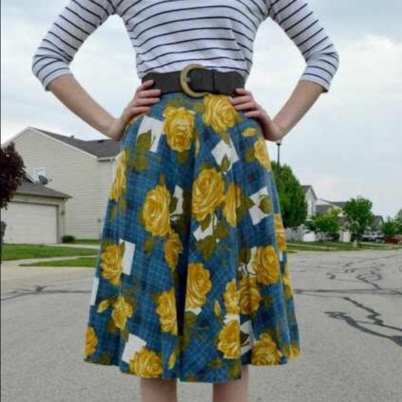 🎀SOLD🎀Anthropologie Settee Roses Skirt by Odille - Picture 4 of 4