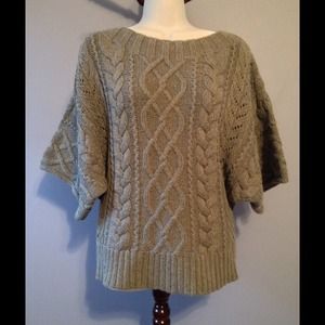 EXPRESS Cable Knit Sweater Size M