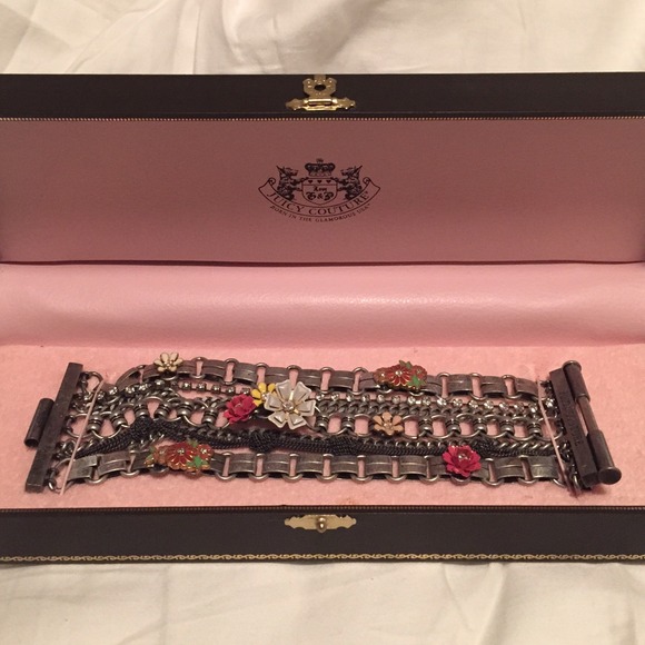 Juicy Couture Multichain Flower Bracelet - Picture 1 of 3