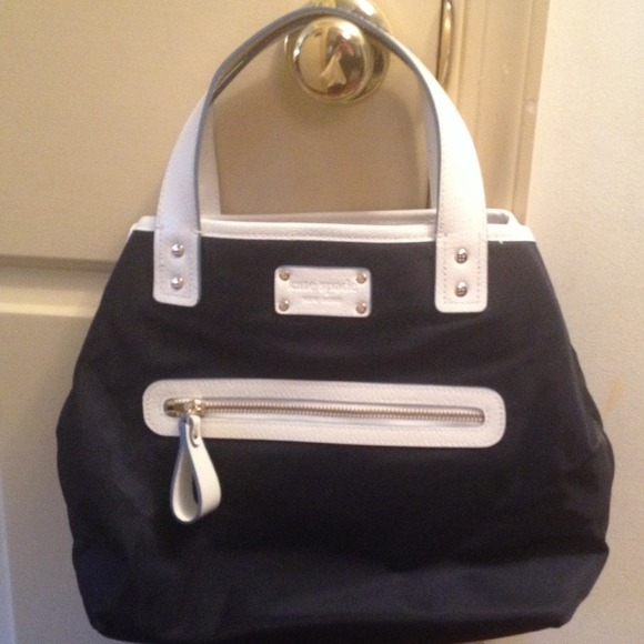 kate spade Handbags - Navy Blue kate spade handbag like new!