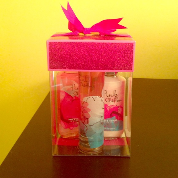 Bath & Body Works Pink Chiffon Gift Set