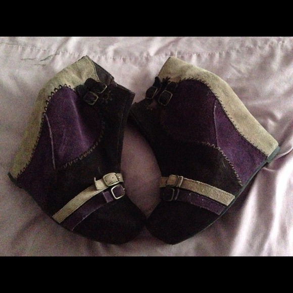 Booty - Picture 1 of 3