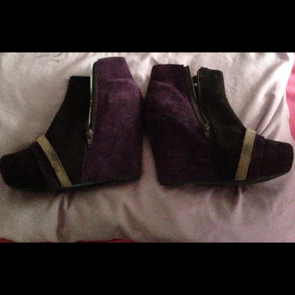 Booty - Picture 2 of 3