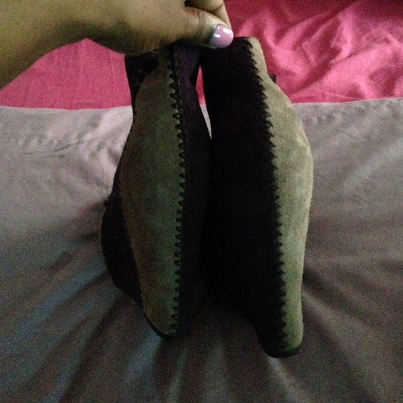 Booty - Picture 3 of 3