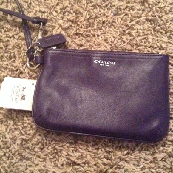 Brand new coach wristlet - Picture 1 of 2