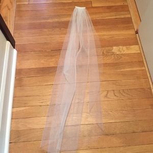 Fingertip veil. Last photo shows veil in ivory