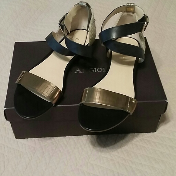 Enzo sandals