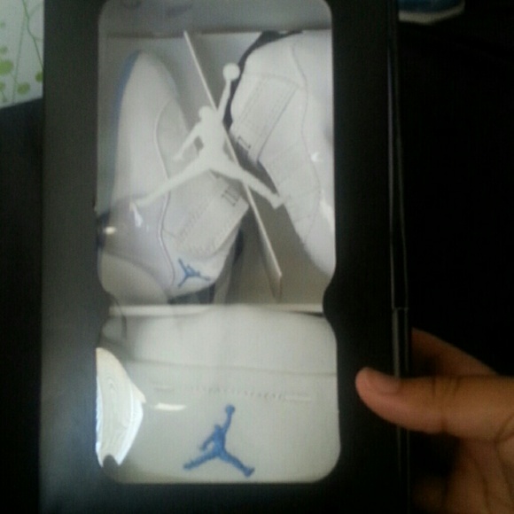 Jordan 11 retro infant gift pack