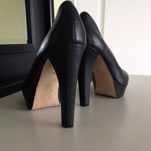 Paco Gil Black Pumps