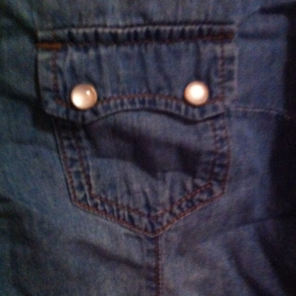 Jeans button up shirt - Picture 3 of 3
