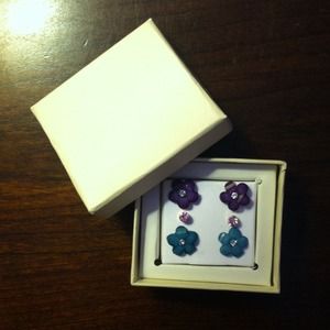 3 PAIRS OF EARRNGS!!! (Reserved)