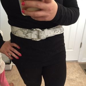 REAL LEATHER SNAKE PRINT BELT - size M/L