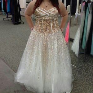 Beautiful sequence sparkle prom dress