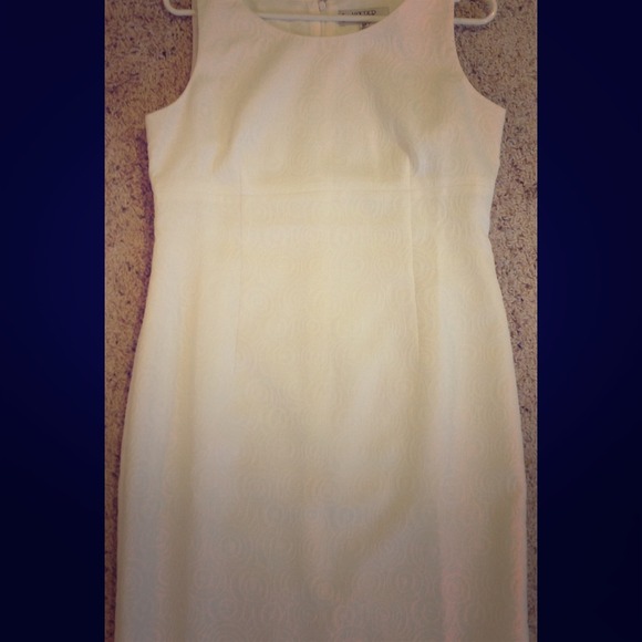 Kasper White w/Circle Design Sheath Dress NWOT