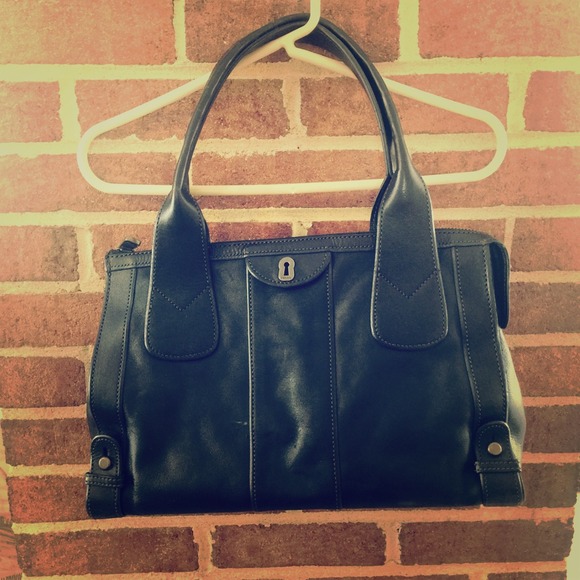 Fossil black leather bag!