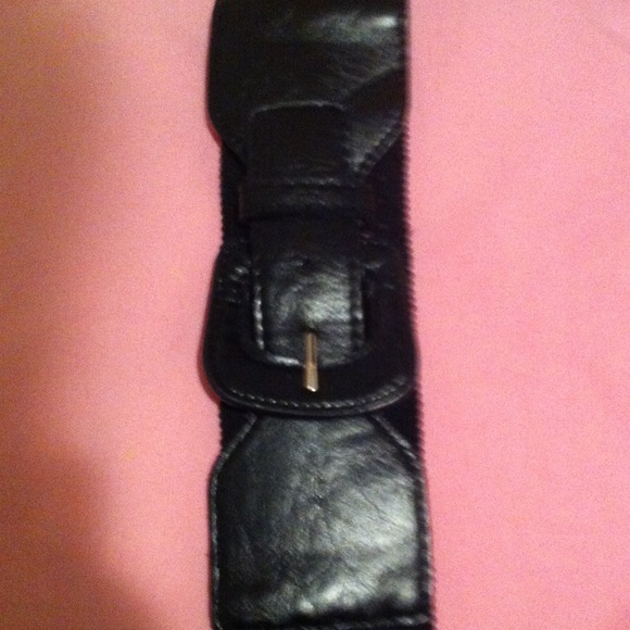 Pink dress with a belt - Picture 3 of 3