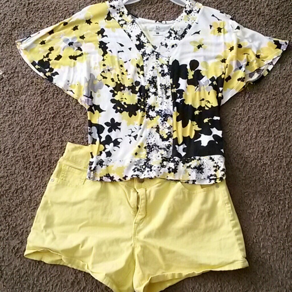 New York & Company Tops - Yellow, Black & White Top