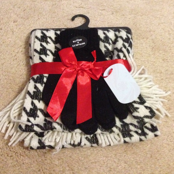 Scarf and glove set.