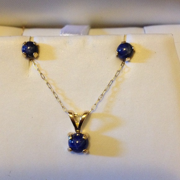 Jewelry Set - Picture 2 of 2