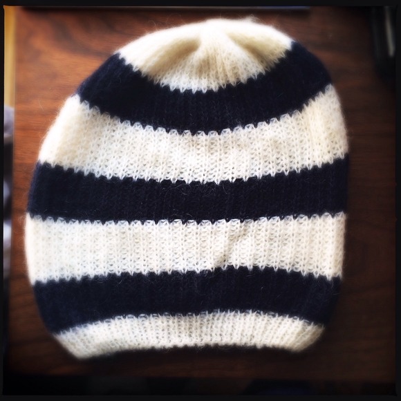 aerie Accessories - Black and White Stripe Relaxed Knit Beanie