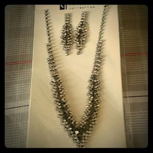 Elegant Black and Clear Rhinestone Necklace