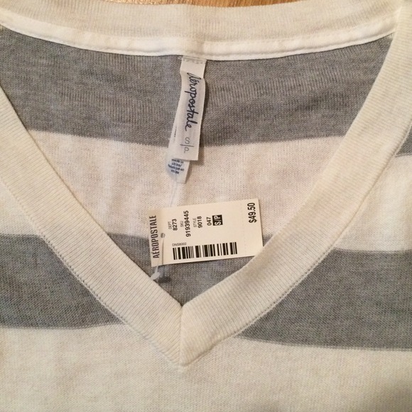 Aeropostale Sweater - Picture 2 of 2