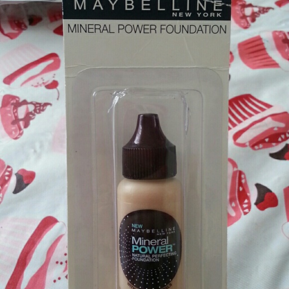 Maybelline New York mineral power foundations