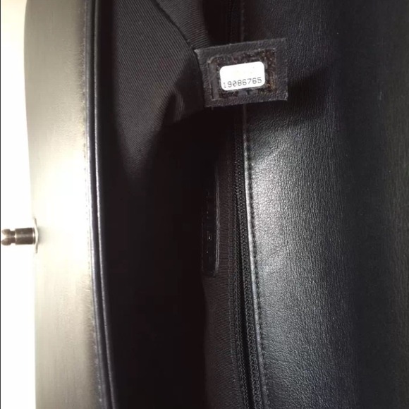 RARE FIND/SOLD OUT EVERYWHERE Chanel boy bag - Picture 4 of 4