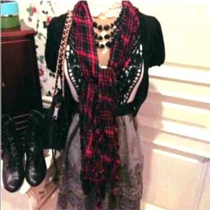 ❤️NWT Arden B Red and Black Plaid Scarf