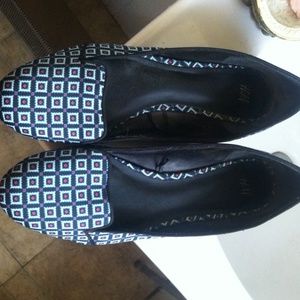 Size 9.5 H&M pattern flats