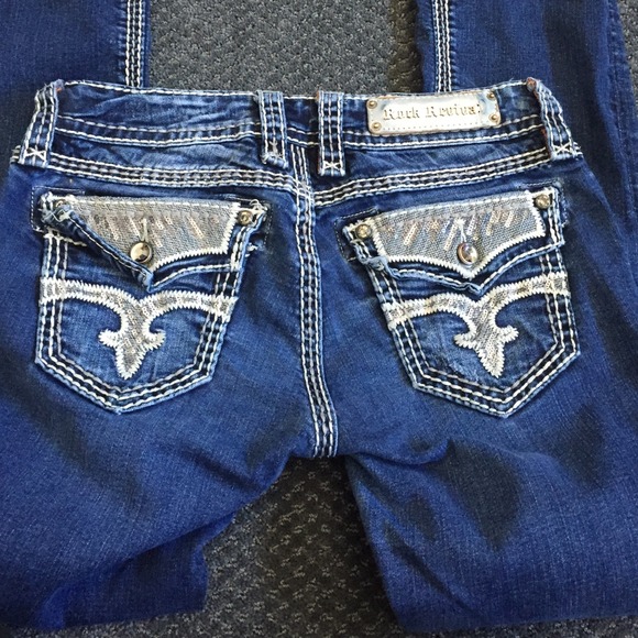 Easy straight Rock Revival jeans. Size 27.