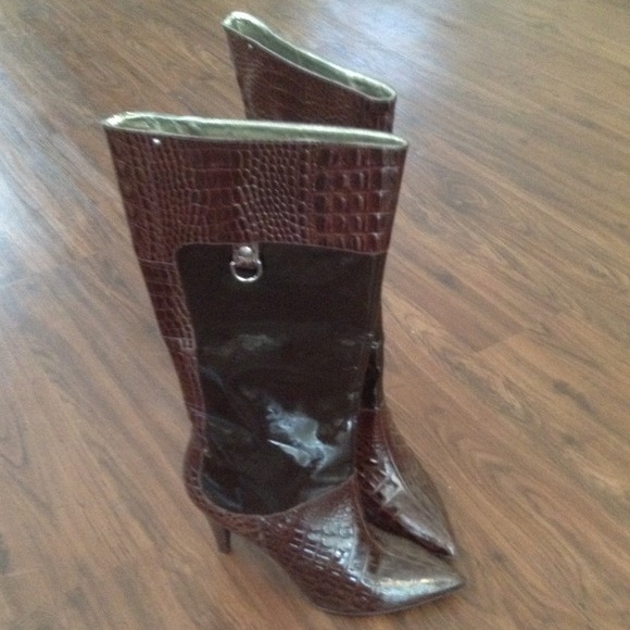Brown Gianni Bini boots