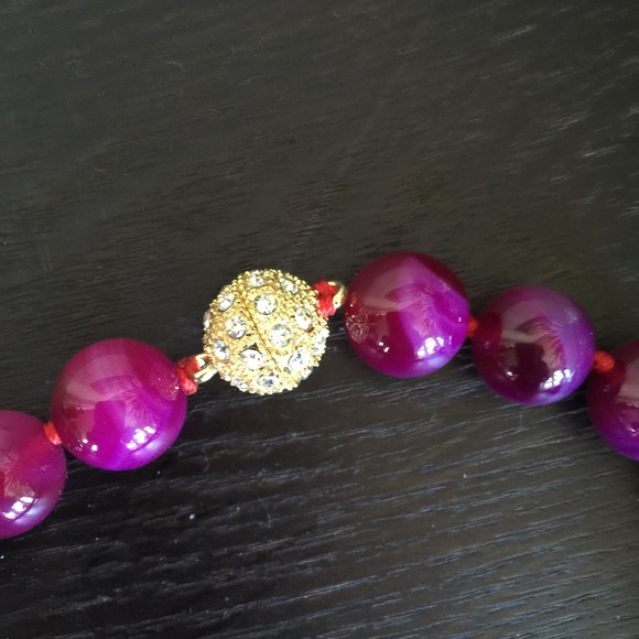 ๐HP๐NWOT 19" Red Agate Necklace 18K GP Clasp - Picture 2 of 4