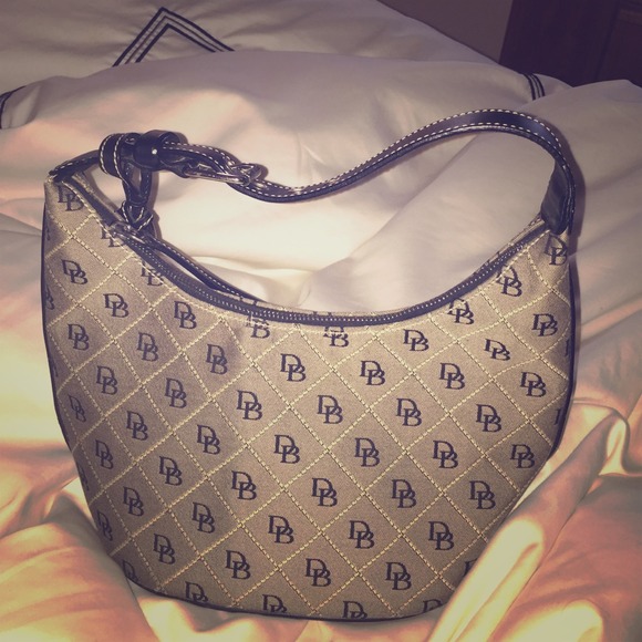 Dooney and Bourke AUTHENTIC! ❤️