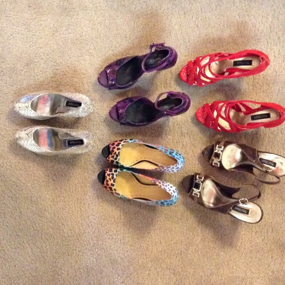 Shoe bundle.